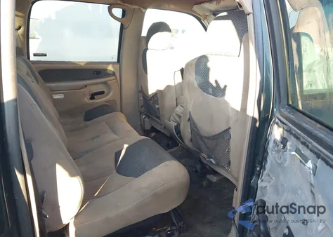 2002 Chevrolet Avalanche 1500 из США, поврежденный, VIN 3GNEC13T42G219932